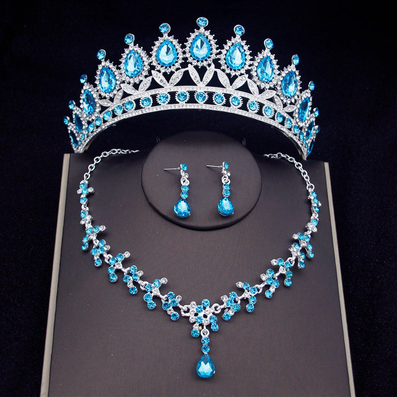 Barroco plateado con diamantes azul cielo