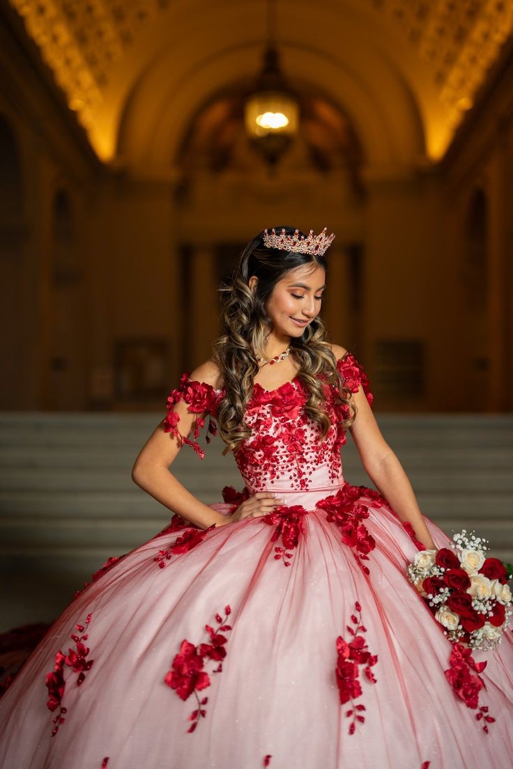 Imperial con diamantes rojos