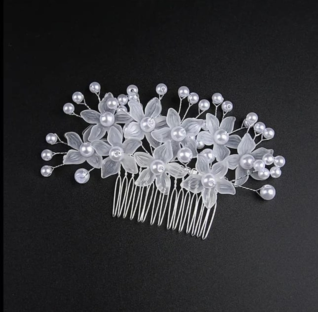 Peinetas de perlas florales