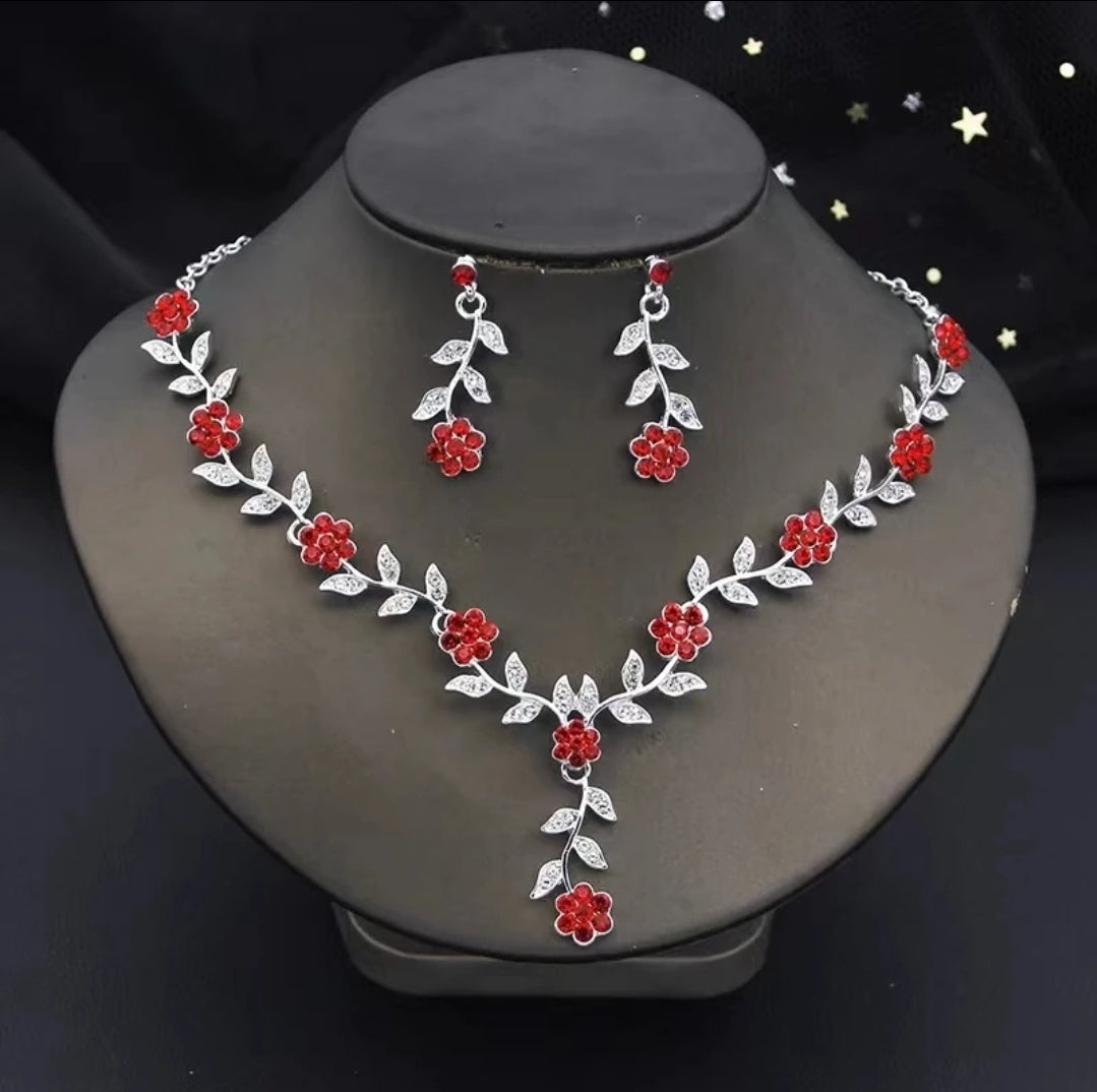 Collar dorado de flores